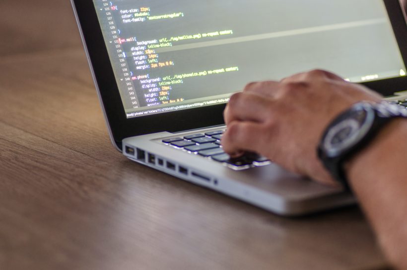 Top 10 Programmiersprachen die jeder Informatikstudent 2023 kennen sollte